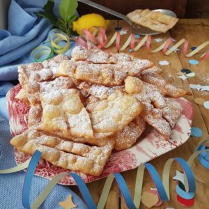 questa immagine rappresenta le bugie di carnevale al farro ricetta di pasticciandoconlafranca