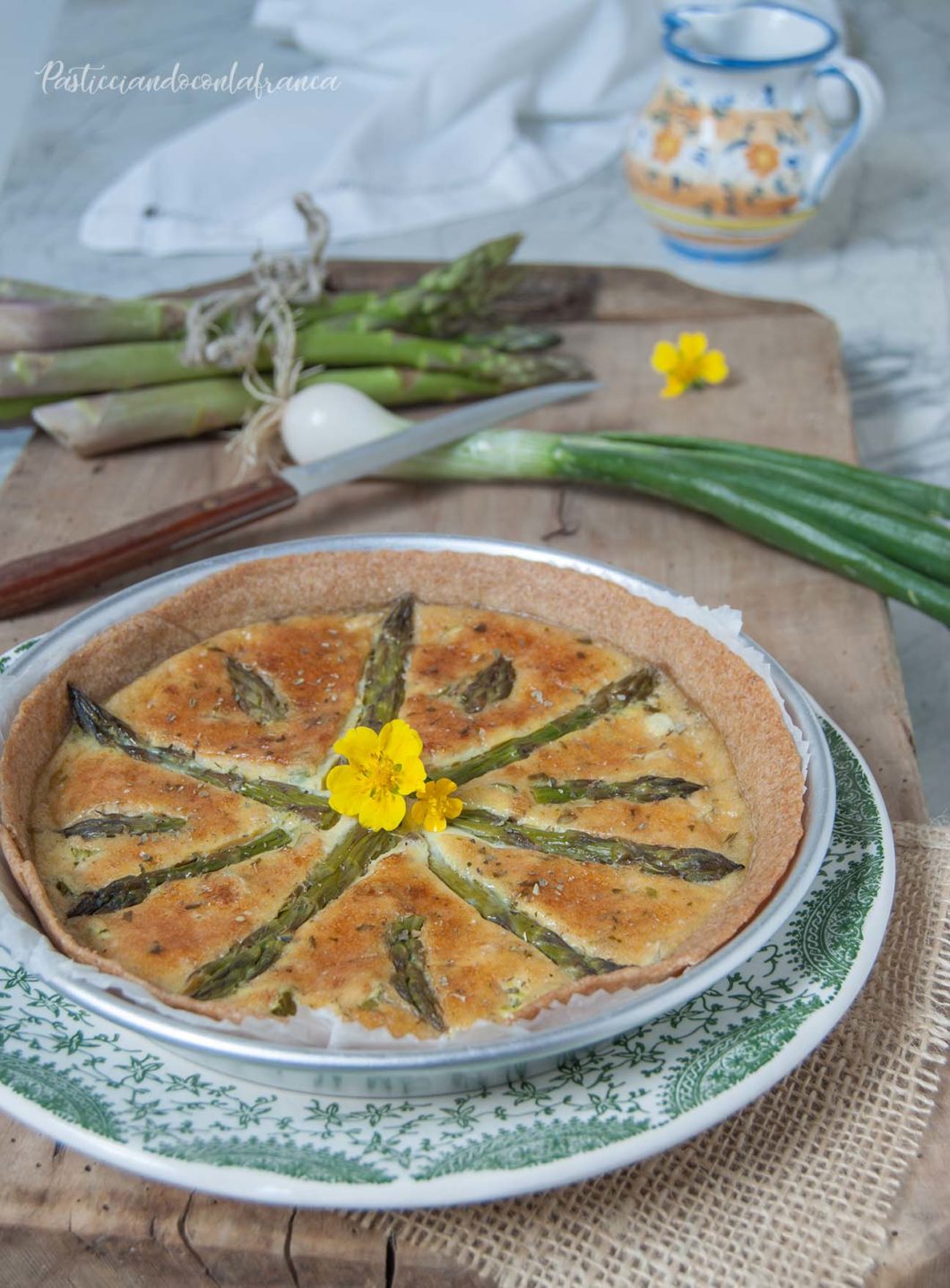 questa immagine rappresenta quiche integrale agli asparagi ricetta di pasticciandoconlafranca